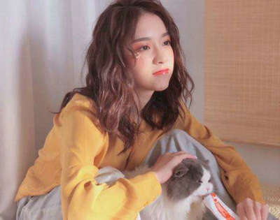 风很轻，思念却很透明，怎奈却跨不过爱情