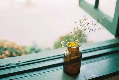 有种美丽，叫曾经；有种梦，叫过去；有种痛苦，叫回忆