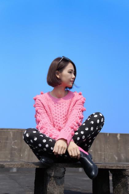 女人要爱美励志说说 一条路，人烟稀少，寂寞难行