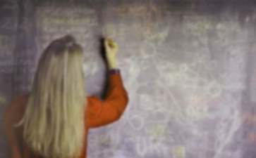 高二教师下学期评语