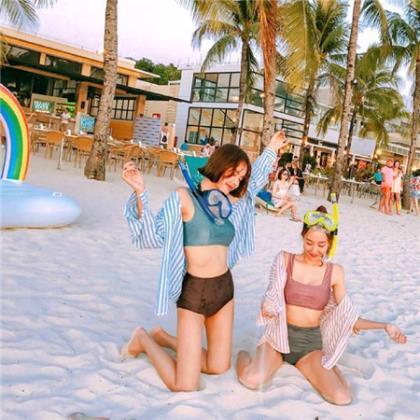 写一写你们学校的样子 像极了你们蹦迪的样子