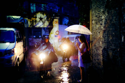 这一生，总是人来人往却没有人始终驻足