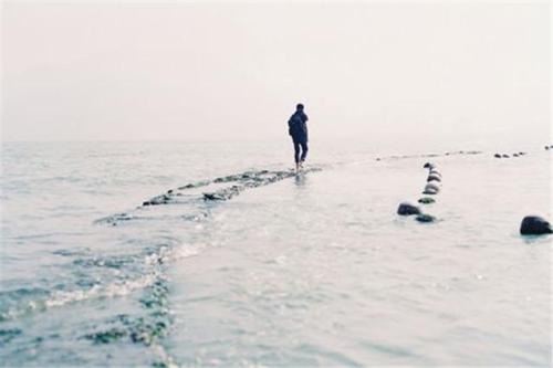 受伤后的心情短语 心疼爱人受伤的心情短语