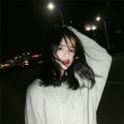 冷色系清冷小众孤独的女生头像