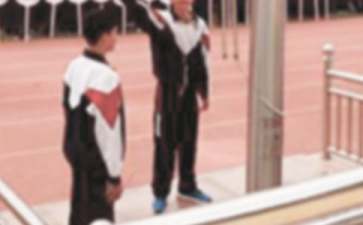 儿童升国旗简笔画