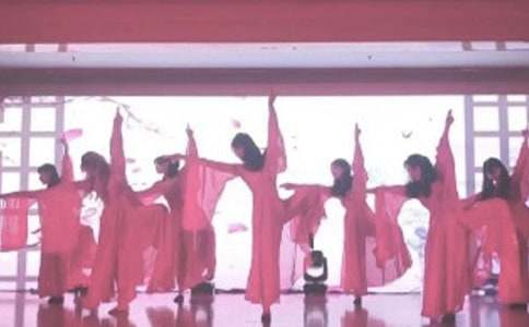 舞龙表演解说词范文