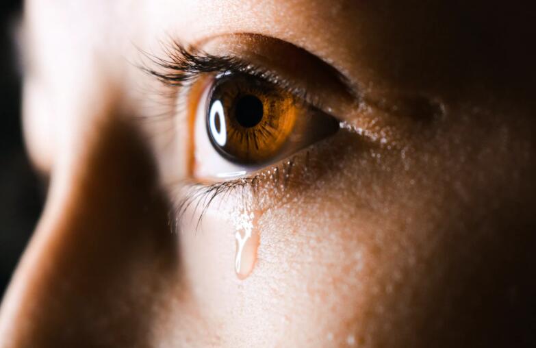 难受想哭的爱情句子 委屈压抑的爱情语录