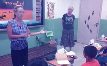 小学老师期末的简短评语