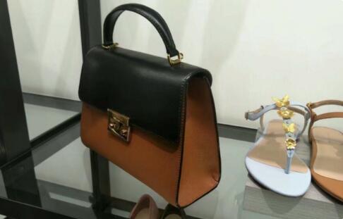 ck全名英文叫什么