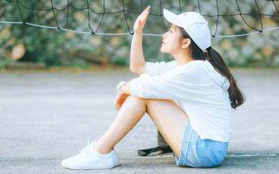 水不撩不知深浅，人不拼怎知输赢