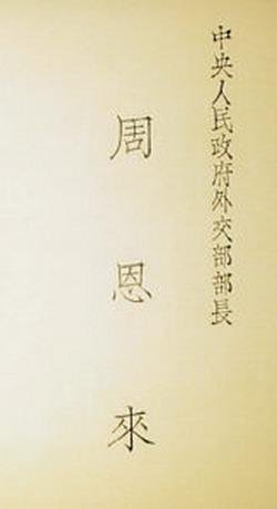 形容想逃避的经典语句 关于爱是很无奈的经典语句