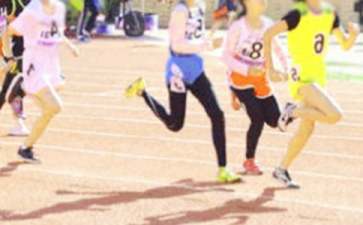 运动员入场的新颖解说词