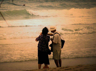 最美的爱情，不是天荒，也不是地老，只是在一起