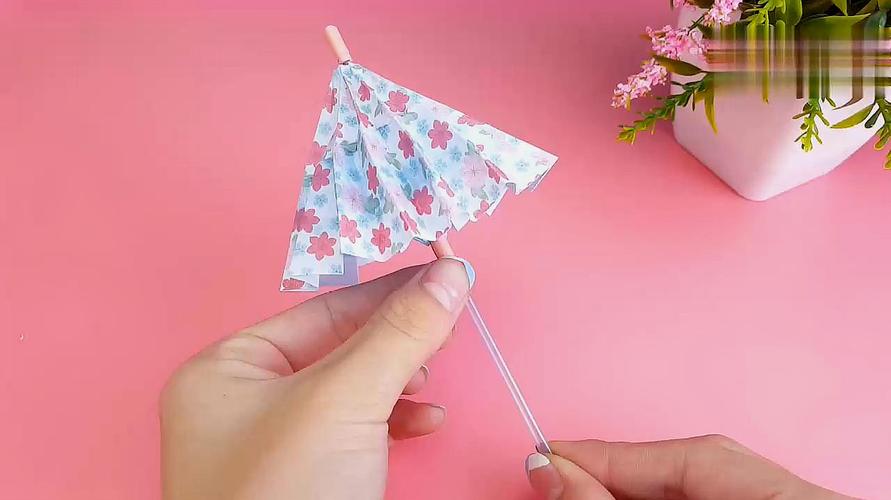 手工折纸可以收放的雨伞教程简单易学小朋友最喜欢了