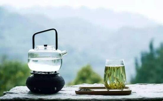 一包茶叶情谊深