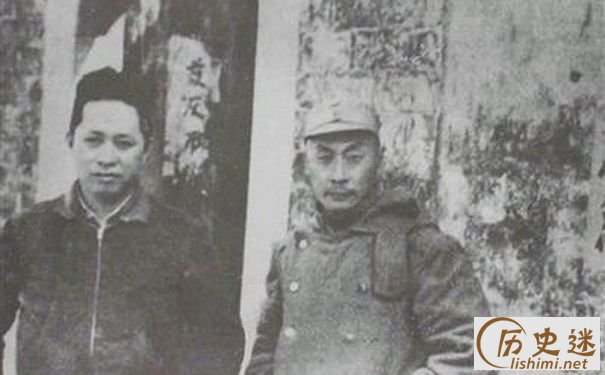 左边是叶挺，右边是陈毅