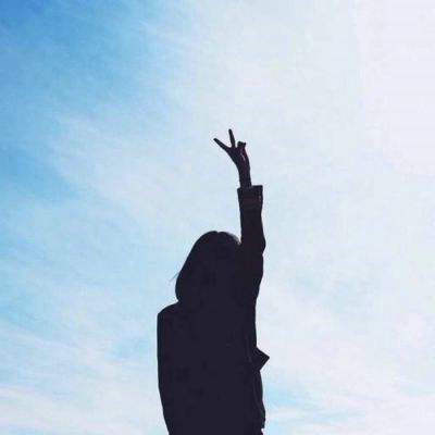 对过去恋恋不舍的人,成就不了未来