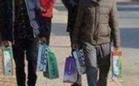 特殊的拜访高二作文