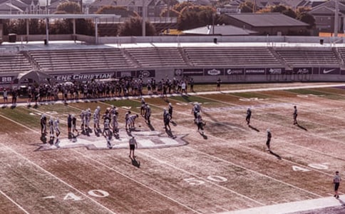 操场上的笑声五年级优秀作文