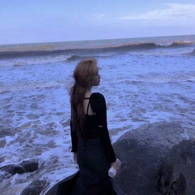 海边女生头像侧面唯美