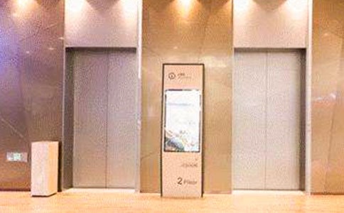 电梯工的父亲高三学生写人作文800字