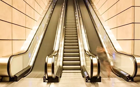 电梯小记初二作文900字