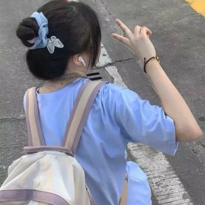 冷色系清冷小众孤独的女生头像
