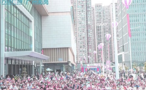 美丽的小广场作文