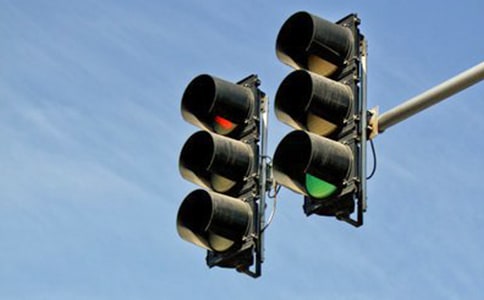 心中有盏红绿灯高二学生作文