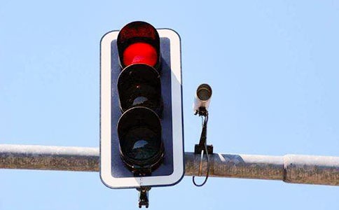 孤独的红绿灯初二优秀作文