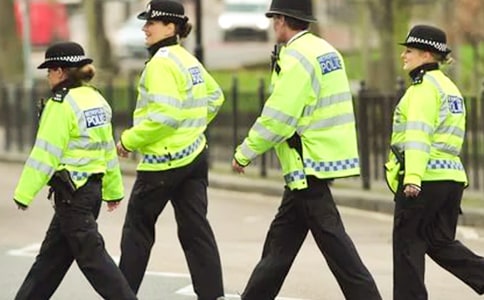 我眼中的交警叔叔-五年级作文