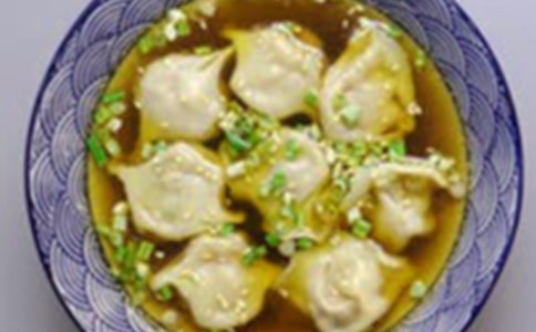 我和表哥第一次包饺子作文