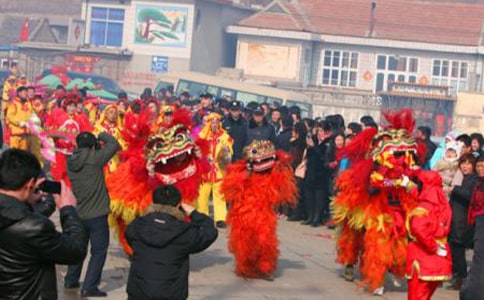 人教版高二下册第二单元作文范文：节日有感