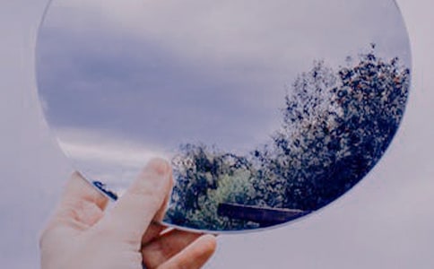 厄运的镜子高三作文