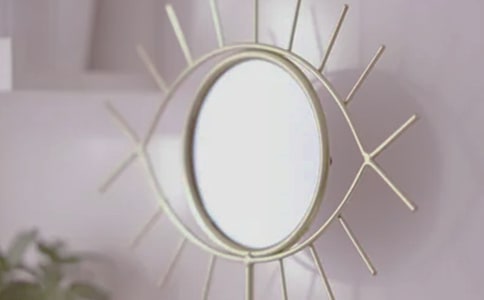 镜子里的自己作文550字