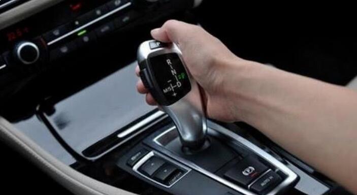 自动挡车档位介绍，自动挡车正确起步方法