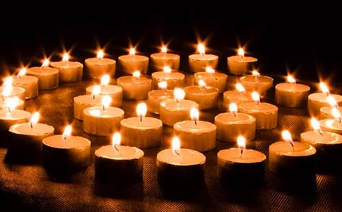 蜡烛点燃的那一刻六年级作文