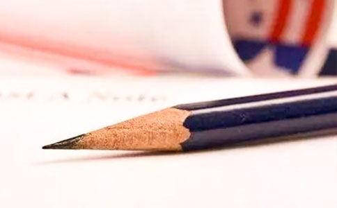 铅笔的自述初二作文