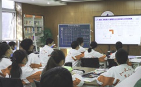 一天的上课时间初二作文