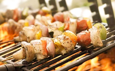 我去东台山上烧烤三年级作文