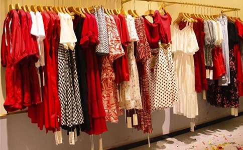 给洋娃娃做衣服四年级作文