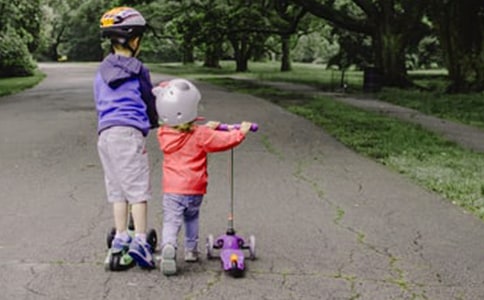 我的侄子小学三年级作文400字