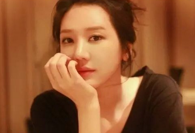 与其卑微的流泪，不如高傲的笑