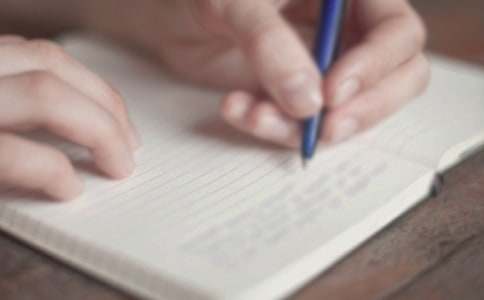 做个小孩不容易作文通用7篇