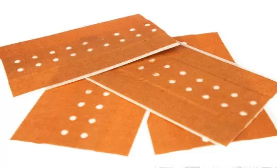 怎样去除皮肤上粘着的膏药 日常贴膏药时的注意事项