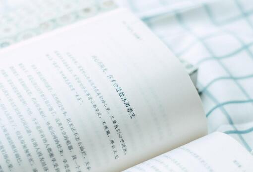 此曲终兮不复弹，三尺瑶琴为君死！