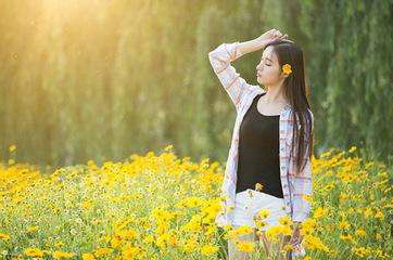 阳光面对生活的句子