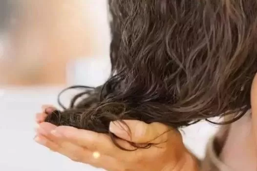 除了滋润肌肤 凡士林的15种神奇小妙用